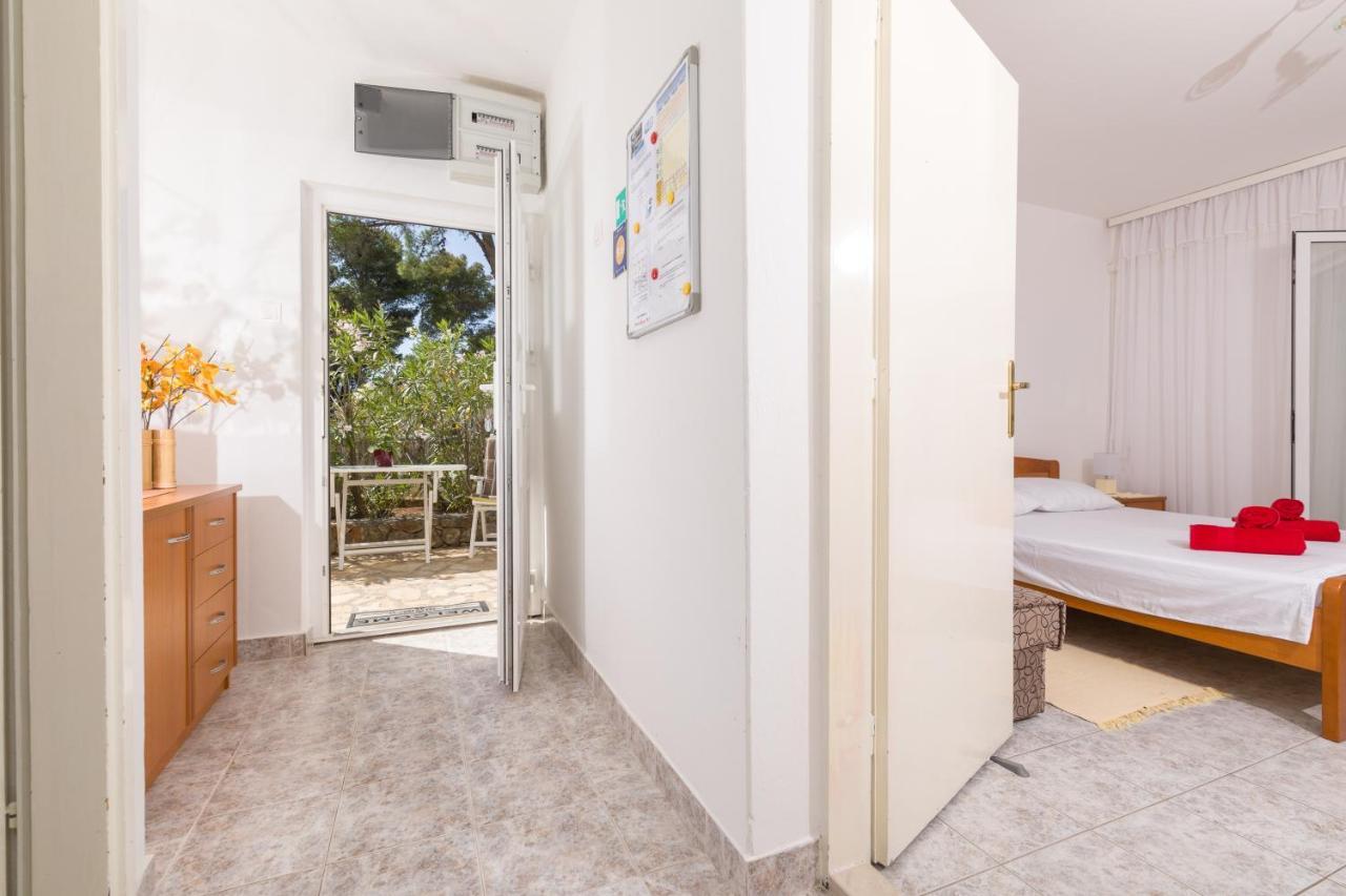 Apartments Dobronic Йелса Екстериор снимка