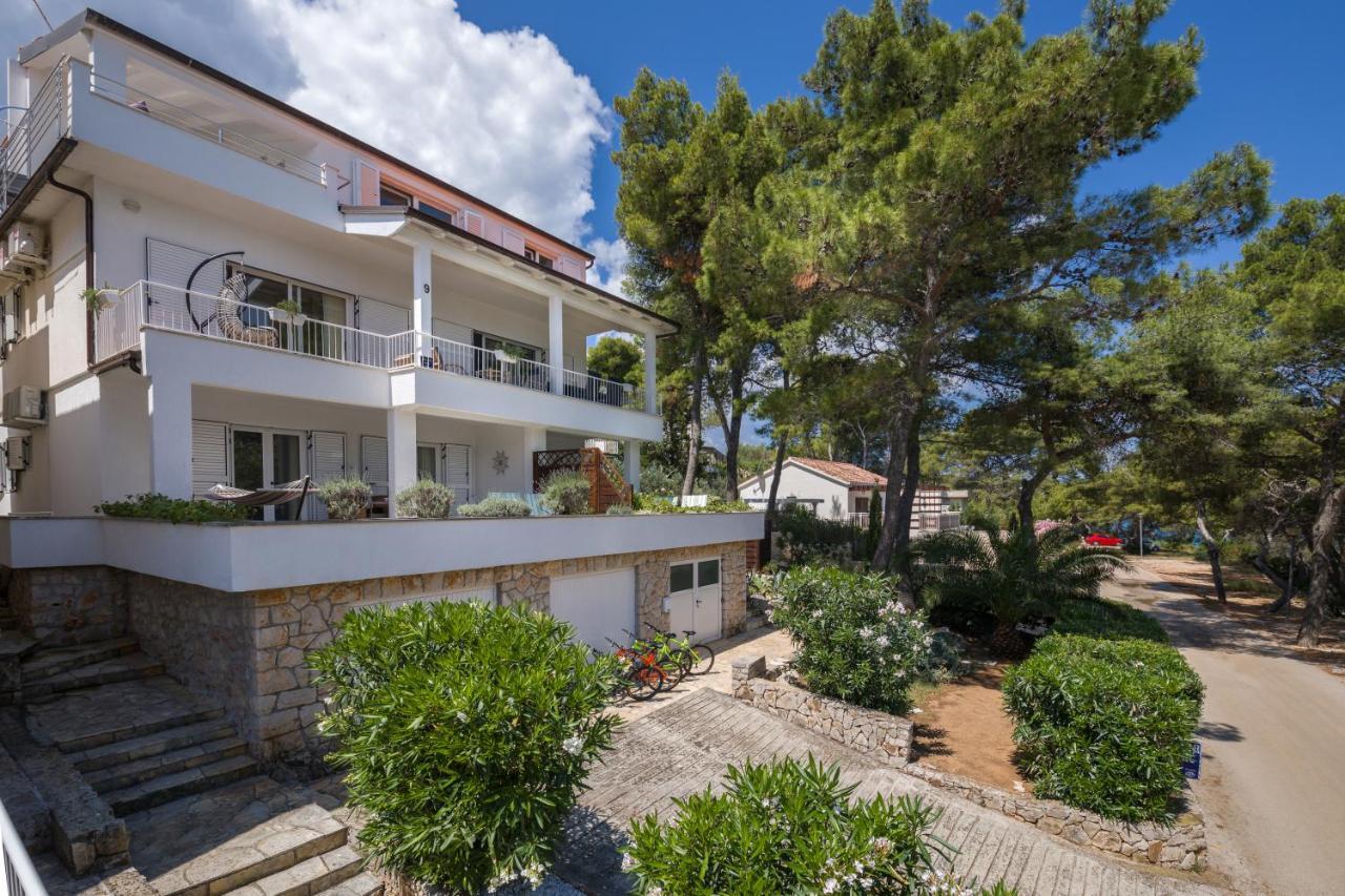 Apartments Dobronic Йелса Екстериор снимка