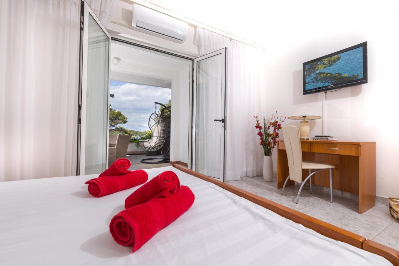 Apartments Dobronic Йелса Екстериор снимка