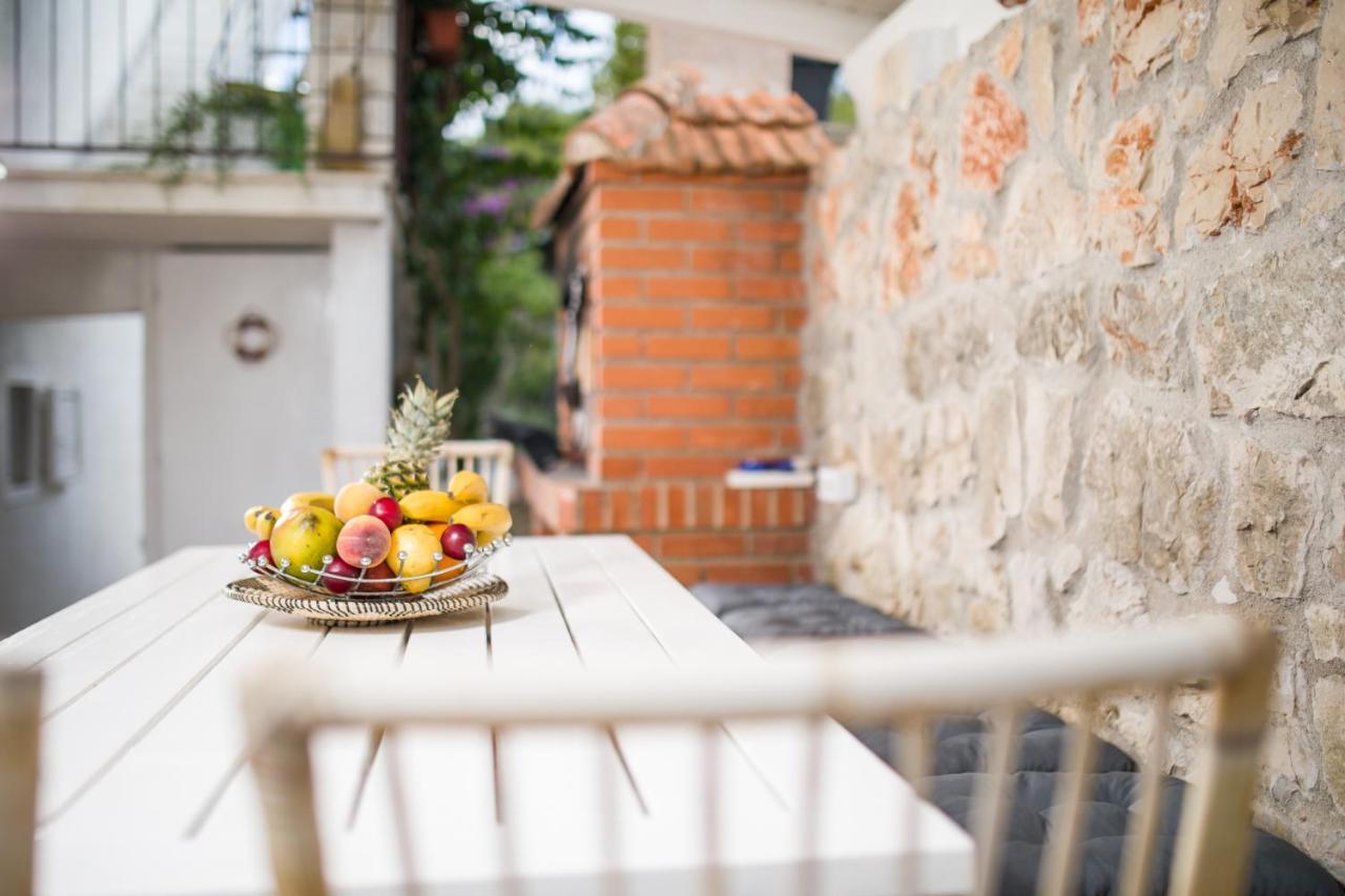 Apartments Dobronic Йелса Екстериор снимка
