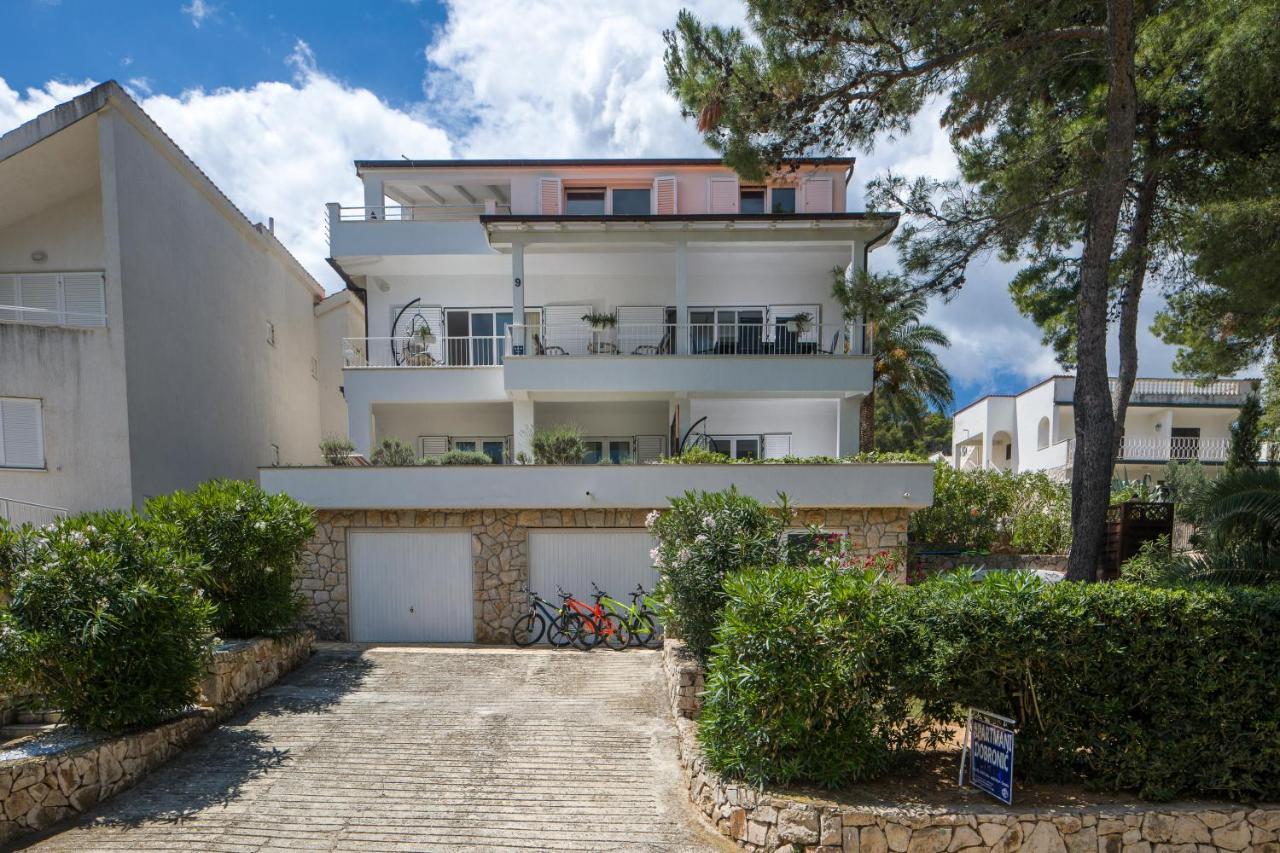 Apartments Dobronic Йелса Екстериор снимка